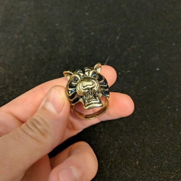 unknown Jewelry - Adjustable tiger head ring